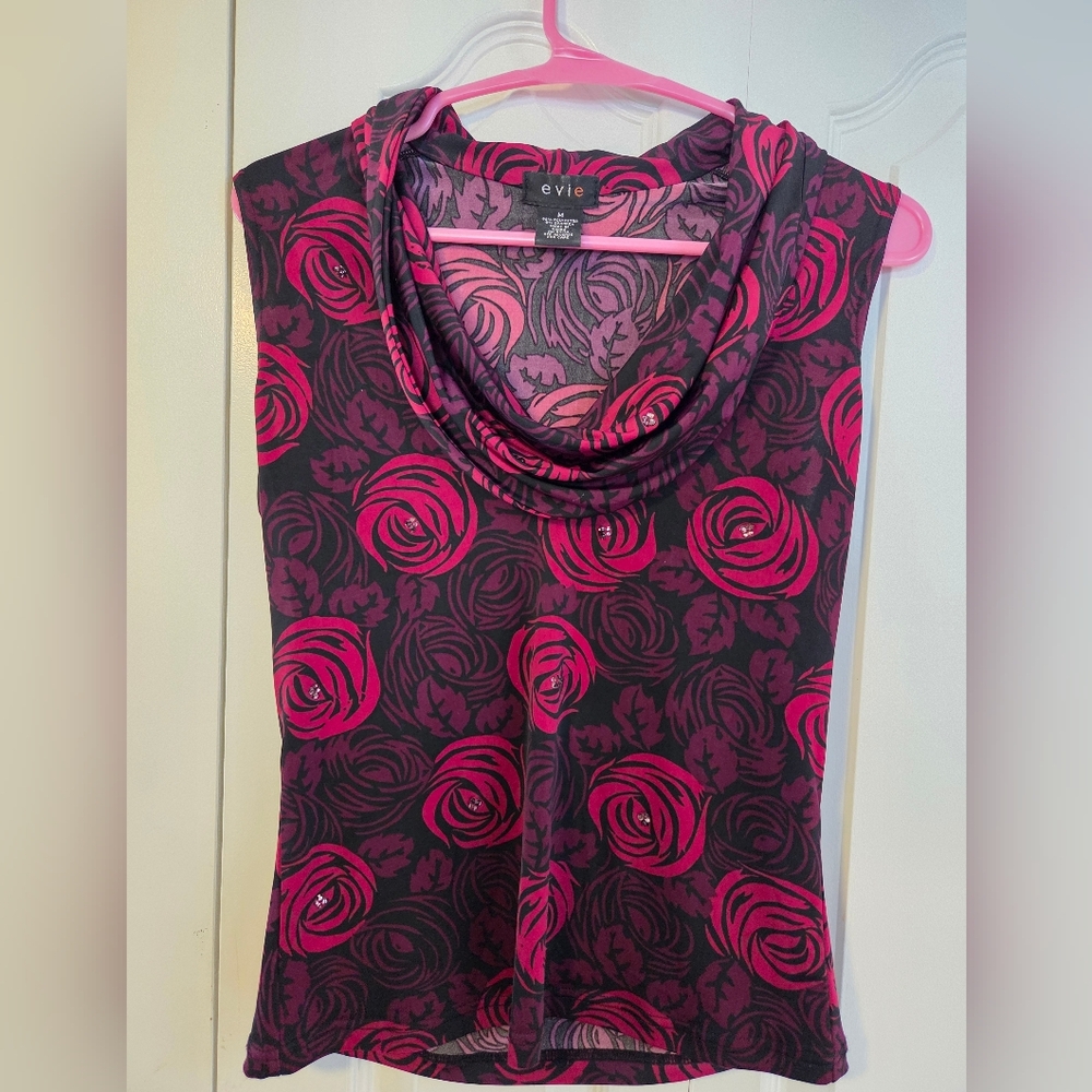 EVIE Red and Black Rose Pattern Top